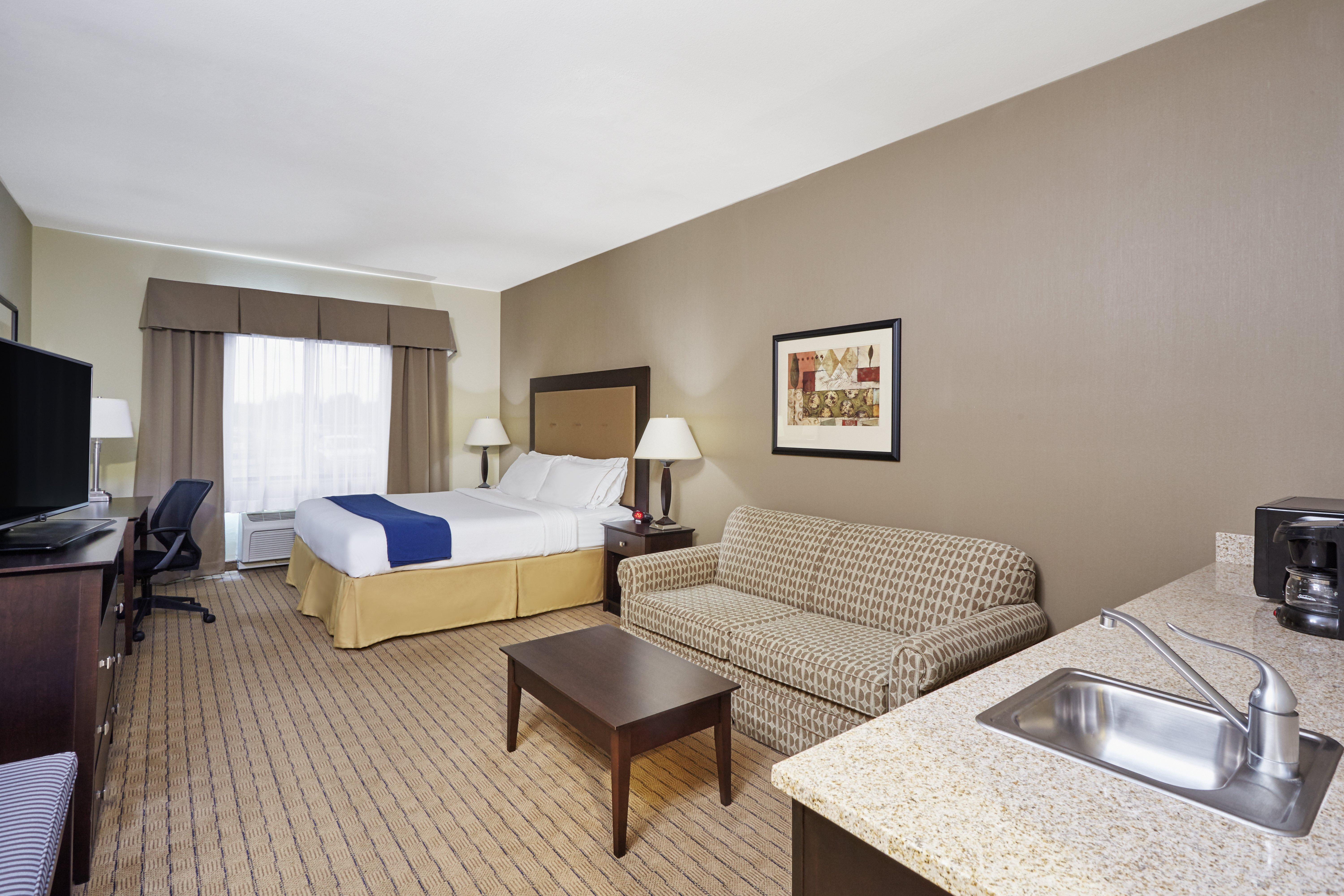 Holiday Inn Express & Suites Madison-Verona By Ihg Exterior foto
