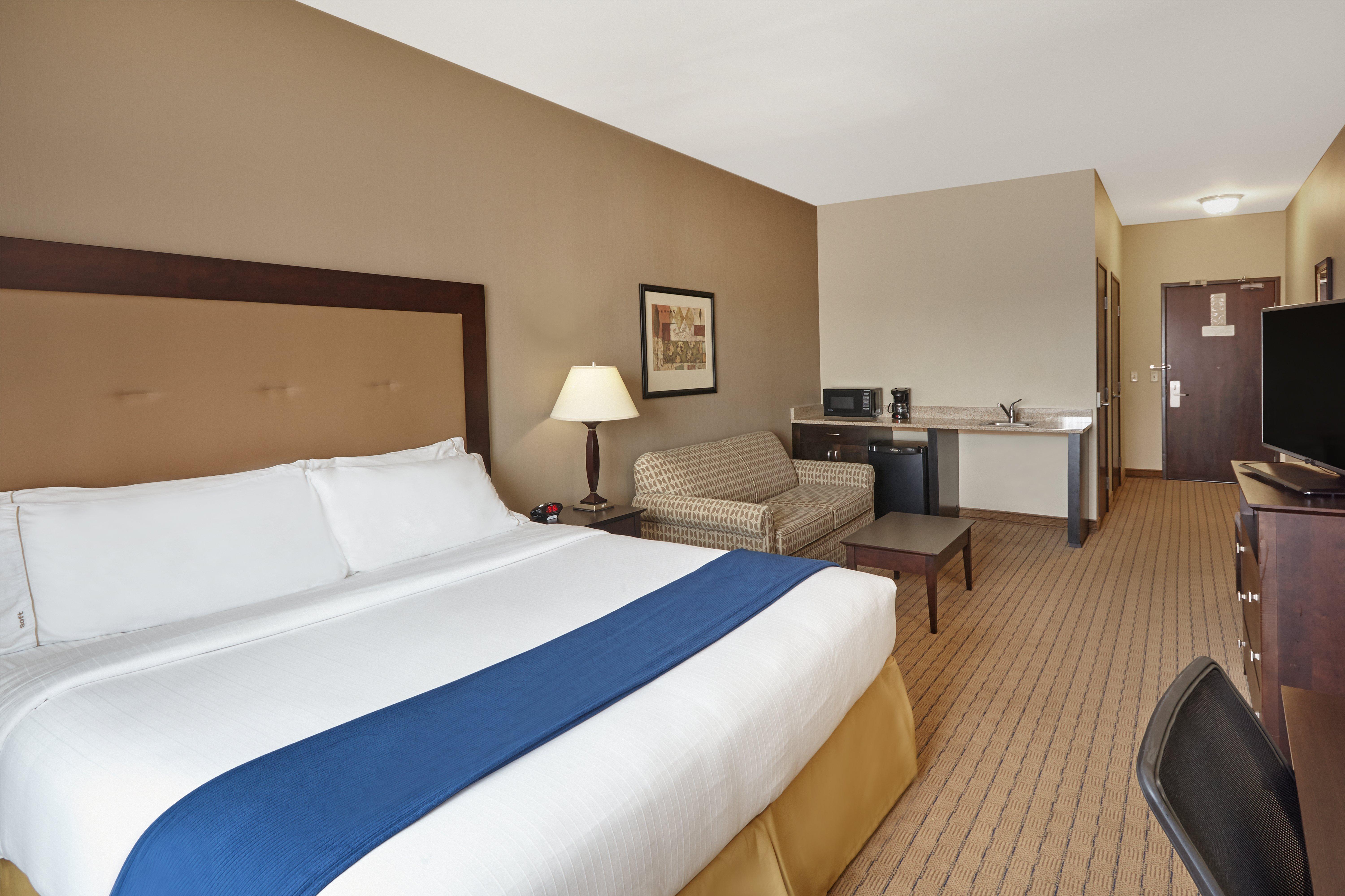 Holiday Inn Express & Suites Madison-Verona By Ihg Exterior foto